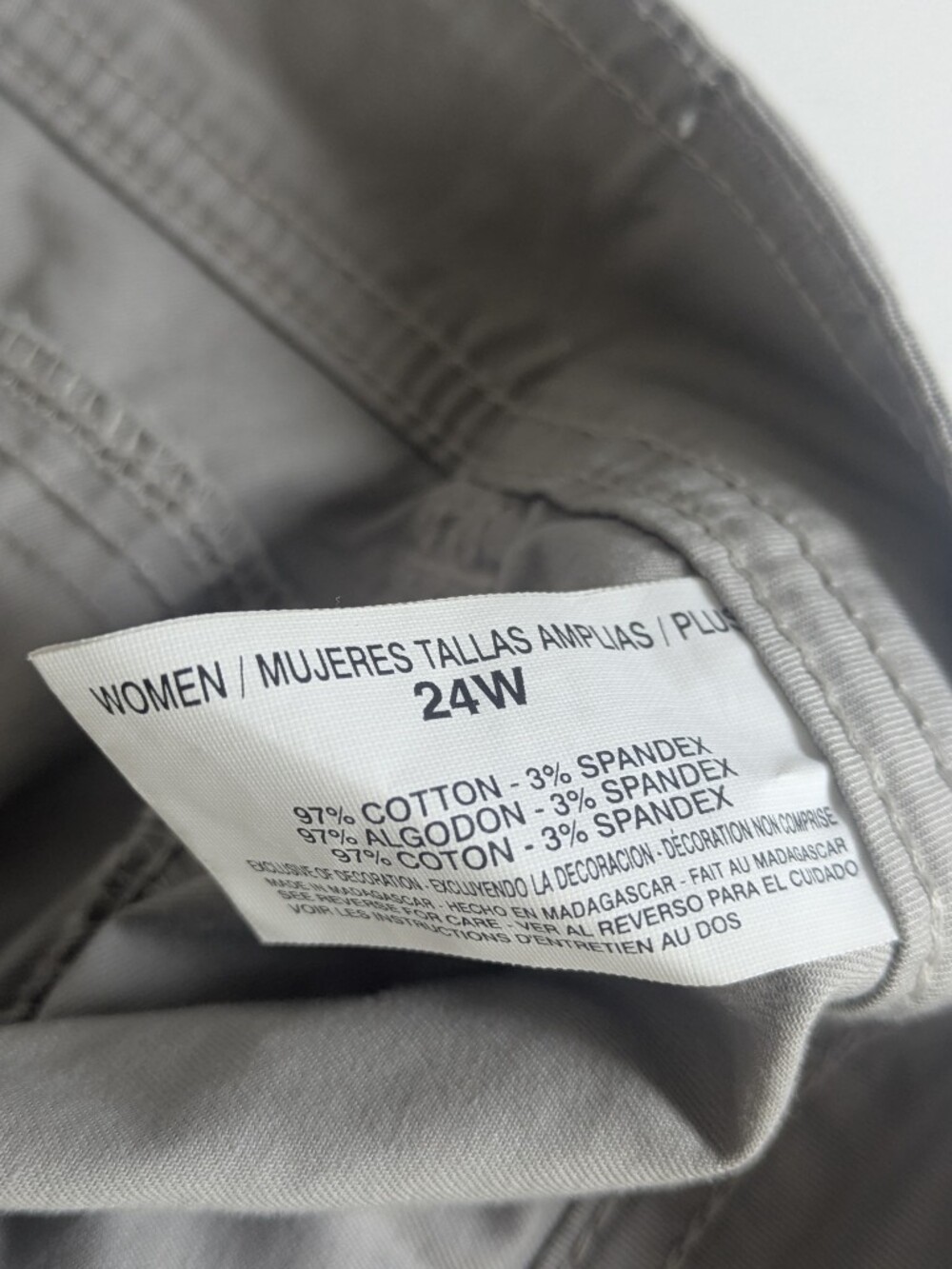 Gloria Vanderbilt Roll Up Cropped Cargo Capris Size 24 W Khaki Cuffed Hem new - Picture 16 of 16